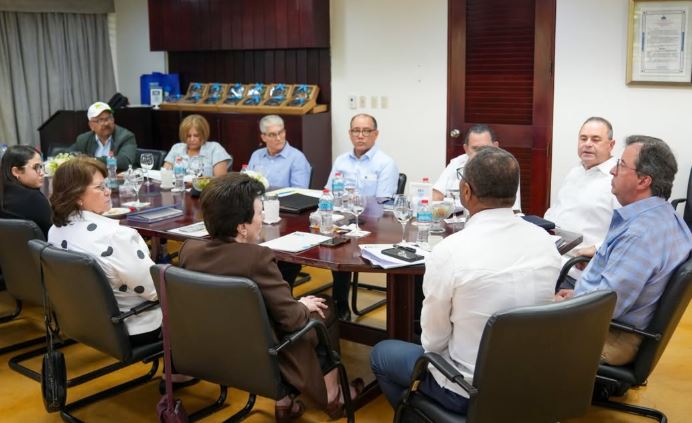 Ministro de Agricultura visita la Universidad ISA y participa en su Consejo de Directores - Imagen 3