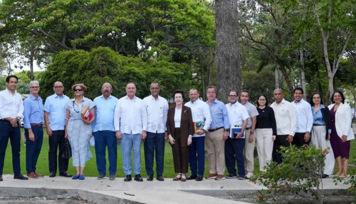 Ministro de Agricultura visita la Universidad ISA y participa en su Consejo de Directores - Imagen 4